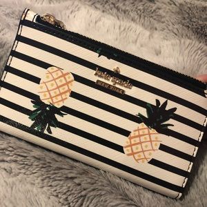 Kate Spade ♠️ Pineapple wallet